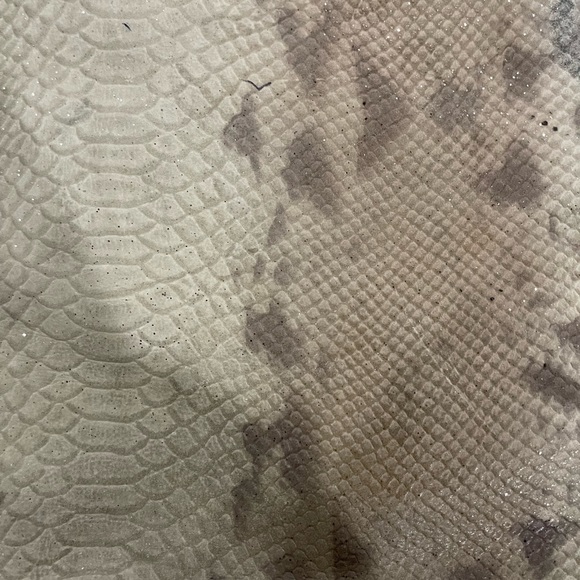 Unique - Picture 1 of 4